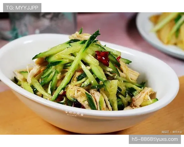 萨卡家的冰箱里只有水煮鸡胸肉和蛋白粉？