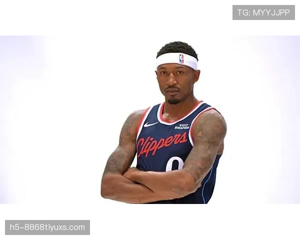 比尔突破持球拉开比分差异 明显提升球队关键期得分效率